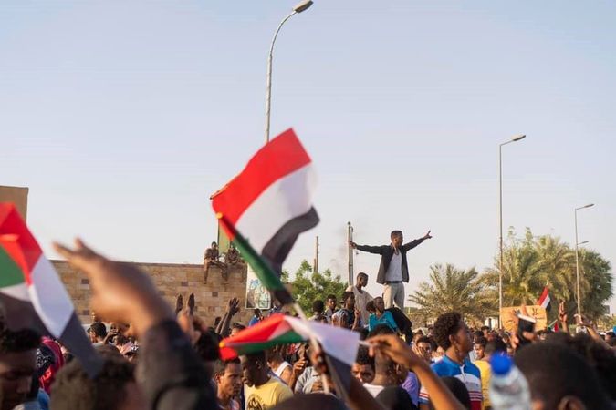 https://commons.wikimedia.org/wiki/File:Sudanese_protestors_chanting.jpg#metadata